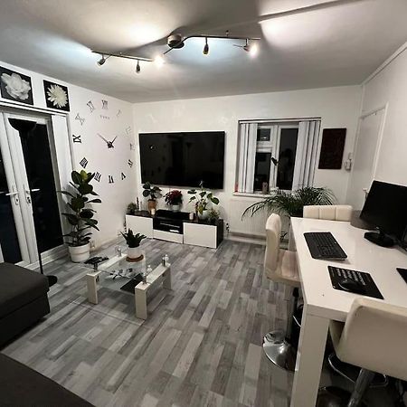 1-Bed Flat With Fast Wi-Fi In Prime Location 15Mins From Central London Londres Exterior foto