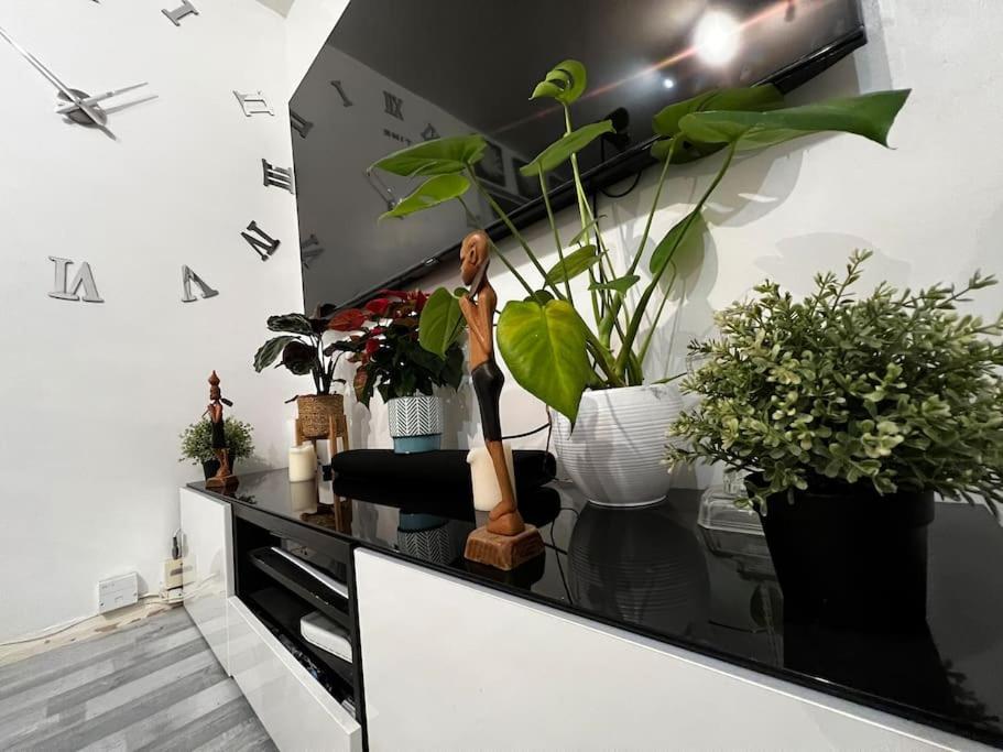 1-Bed Flat With Fast Wi-Fi In Prime Location 15Mins From Central London Londres Exterior foto